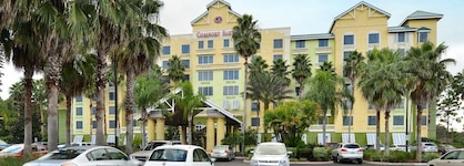 Comfort Suites Maingate East