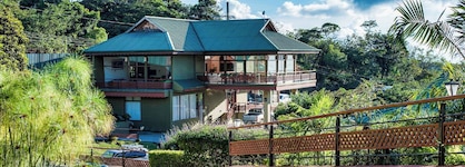 Ficus Sunset Suites