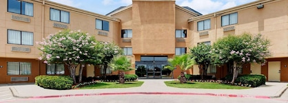 Days Inn & Suites By Wyndham Desoto