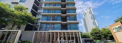 Altera Hotel And Residence
