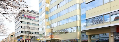 Simm's Hotel