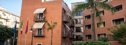 Artemis Hotel