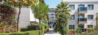 Palm Wings Beach Resort & Spa Kusadasi