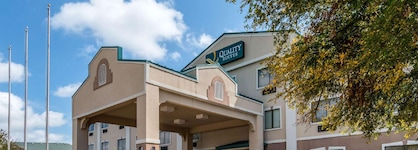 Quality Suites Burleson - Ft. Worth