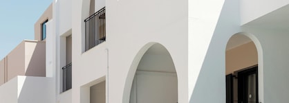 Nami Hotel & Suites