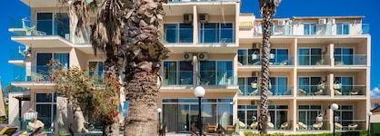 Angela Beach Hotel & Apts
