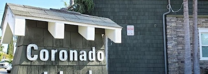 Coronado Island Inn