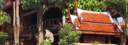 Harry's Bungalows & Restaurant