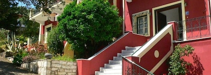 Apraos Bay Hotel