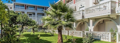 Belussi Beach Hotel & Suites