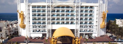 Azura Deluxe Resort & Spa Hotel