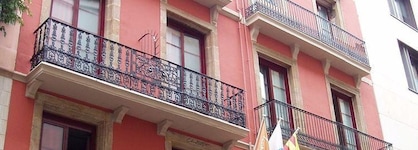 Ideal Youth Hostel