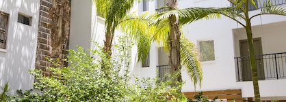 Alecos Hotel Apartments