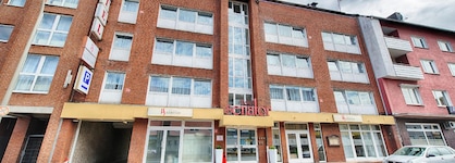 Hotel Senator