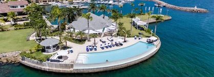 Bannister Hotel & Yacht Club