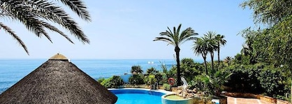 El Oceano Beach Hotel