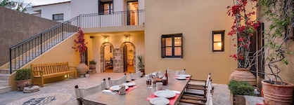 Zacosta Villa - A Heritage Hotel