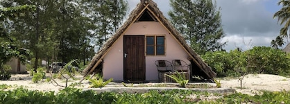 Blue Earth Beach Bungalows