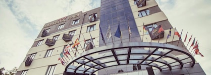 Ambassador Plaza Hotel