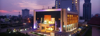Gokulam Park Hotel & Convention Centre