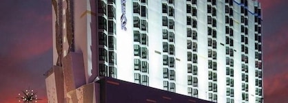 Whitney Peak Hotel Reno, Tapestry Collection By Hilton