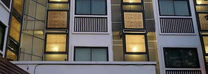 Wangburapa Grand Hotel