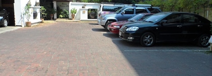 La-Mer Hotel
