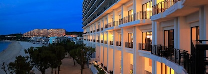 Hotel Monterey Okinawa Spa & Resort