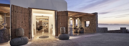 Amazon Mykonos Resort & Spa