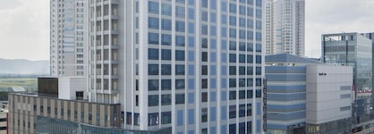 Isquare Hotel