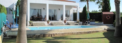 Chriseleni Latchi Villas