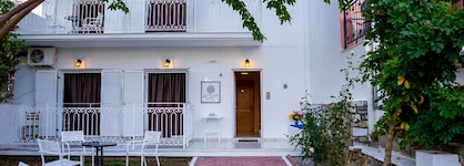 Act Art Skiathos