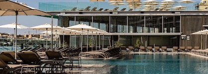 Strand Suites By Neu Collective