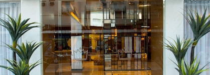 Royal Regency Palace Hotel