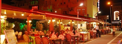 Orient Apart Hotel
