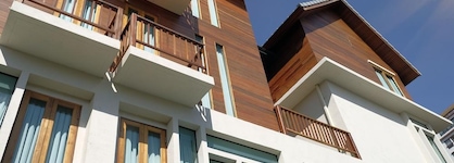 Tapae Gate Villa