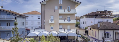 Hotel Villa Dina