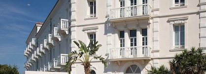 Grand Hotel Des Sablettes Plage, Curio Collection By Hilton