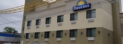 Days Inn By Wyndham Brooklyn Marine Park