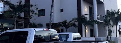 Aquastar Hotel & Apartments