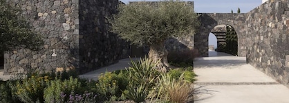 Canaves Epitome - Small Luxury Hotels Of The World