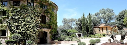 L'hostellerie Du Moulin Des Oliviers