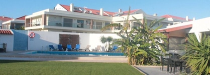 Silver Seahorse Garden Retreat