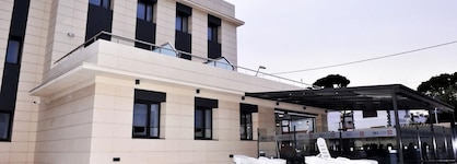 6 Bis Hotel