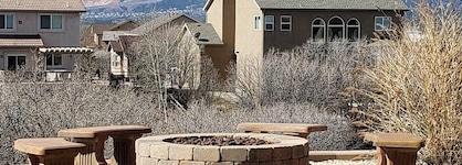 Chateau Du Pikes Peak, A Tuscany Retreat