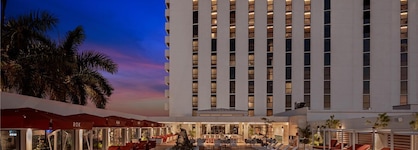 Rok Hotel Kingston, Tapestry Collection By Hilton