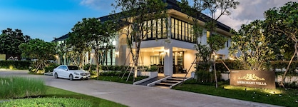 Merchant Villa