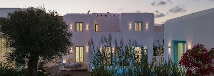 Majo Suites Hotel
