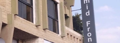 Pyramid Front Hotel