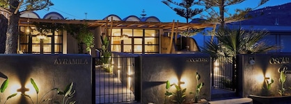 Oscar Beachfront Suites-Adults Only
